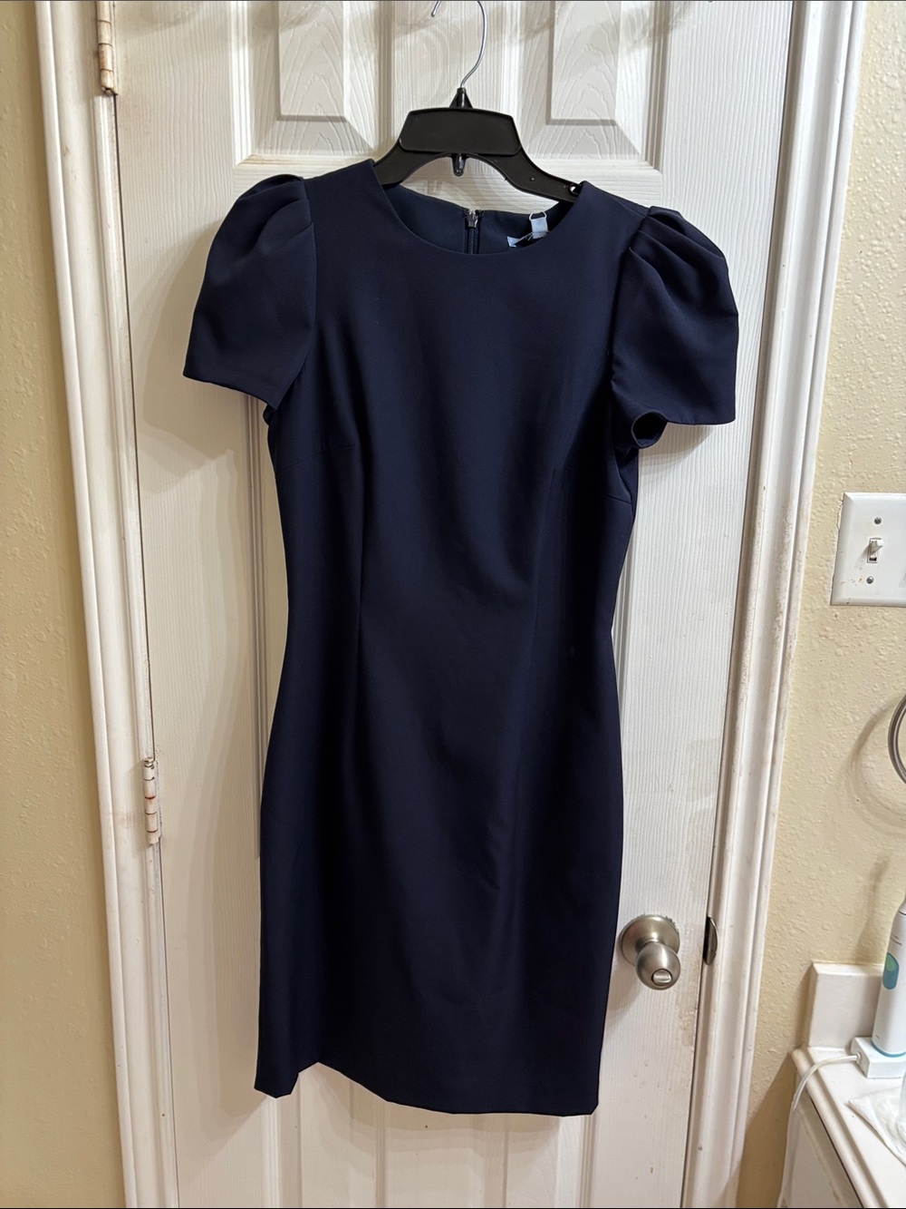 ANTONIO MELANI fully lined Navy Sheath cap sleeve Dress. NWT